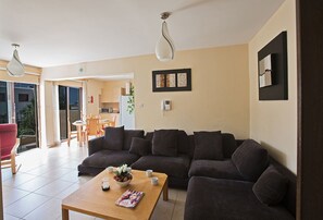 TV - Beautiful Apartment With Communal Pool, Ayia Napa Apartment 1281 (Ayia Napa)