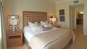 3 habitaciones, espacio para trabajar con laptop y ropa de cama 