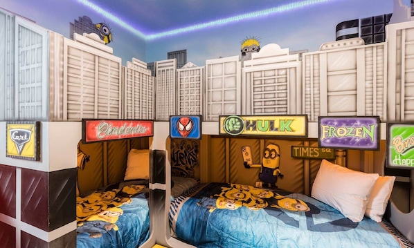 8 bedrooms, laptop workspace, bed sheets
