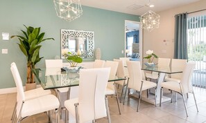 Dining - Beautiful Villa With First Class Amenities on Encore Resort at Reunion, Orlando Villa 4456 (Kissimmee)