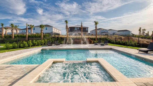 Outdoor pool - Beautiful Villa With First Class Amenities on Encore Resort at Reunion, Orlando Villa 4456 (Kissimmee)