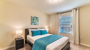 4 bedrooms, laptop workspace, iron/ironing board, free WiFi - Rent Luxury 5 Star Townhome, Orlando Townhome 4809 (Kissimmee)