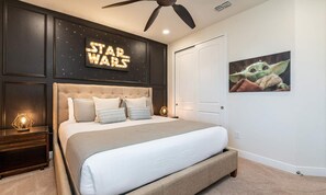 6 Schlafzimmer, laptopgeeigneter Arbeitsplatz, Bettwäsche