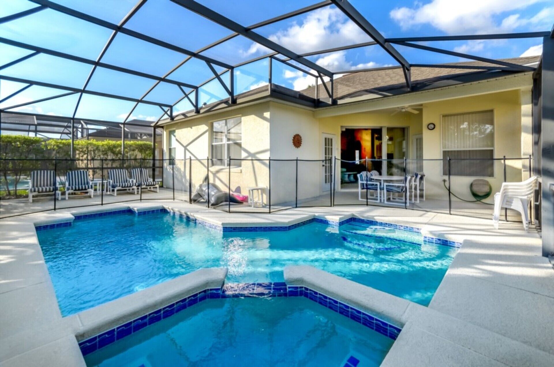 4 habitaciones, espacio para trabajar con laptop y wifi gratis 