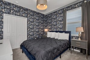 9 chambres, espace de travail pour ordinateur portable, draps fournis