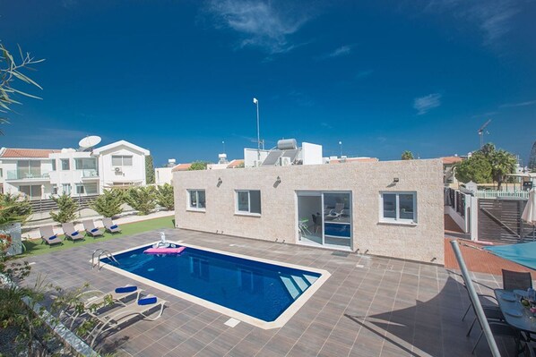 Front of property - Cyprus Villa Minutes From the Beach, Protaras Villa 1195 (Paralimni)