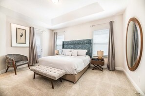 6 間臥室、筆電工作空間、熨斗/熨衣板、床單