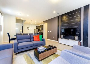 Villa (Multiple Bedrooms) | Front of property