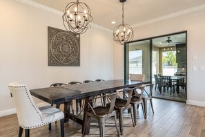 Mikrowelle, Ofen, Herdplatte, Geschirrspüler