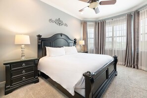 7 bedrooms, laptop workspace, bed sheets