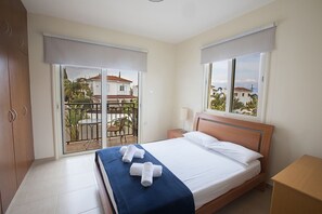 3 habitaciones, espacio para trabajar con laptop, wifi y ropa de cama 