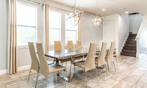 Microwave, oven, stovetop, dishwasher - Beautiful 5 Star Villa on Encore Resort at Reunion With Large Private Pool, Orlando Villa 4518 (Kissimmee)
