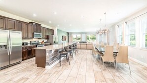 Microwave, oven, stovetop, dishwasher - Beautiful 5 Star Villa on Encore Resort at Reunion With Large Private Pool, Orlando Villa 4518 (Kissimmee)