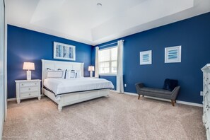 7 bedrooms, laptop workspace, iron/ironing board, bed sheets