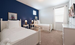 5 bedrooms, laptop workspace, bed sheets