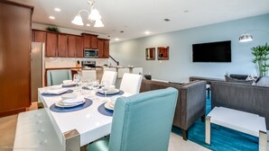 5 bedrooms, laptop workspace, iron/ironing board, WiFi - 5 Star Villa Close to Disney Orlando Townhome 2585 (Kissimmee)