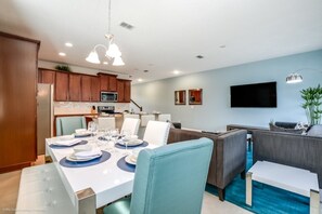 5 camere, postazione laptop, ferro/asse da stiro, Wi-Fi