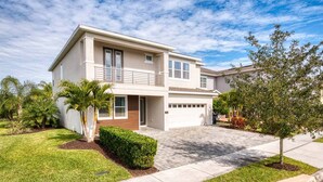 Exterior - Beautiful Villa With First Class Amenities on Encore Resort at Reunion, Orlando Villa 4494 (Kissimmee)