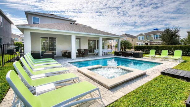 Outdoor pool - Beautiful Villa With First Class Amenities on Encore Resort at Reunion, Orlando Villa 4494 (Kissimmee)
