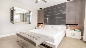 8 bedrooms, laptop workspace, bed sheets - Beautiful Villa With First Class Amenities on Encore Resort at Reunion, Orlando Villa 4494 (Kissimmee)