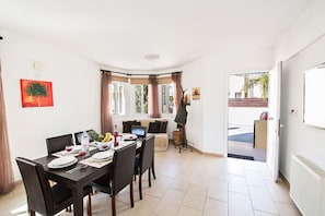 Dining - Cyprus Villa Minutes From the Beach, Paralimni Villa 1319 (Paralimni)
