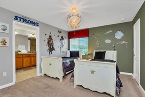 5 bedrooms, laptop workspace, iron/ironing board, WiFi