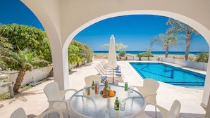 Outdoor dining - Cyprus Villa Minutes From the Beach, Sotira Villa 1299 (Sotira)