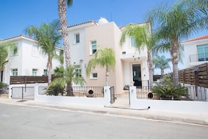 Exterior - Luxury 3 Bedroom Villa With Private Pool, Protaras Villa 1270 (Paralimni)