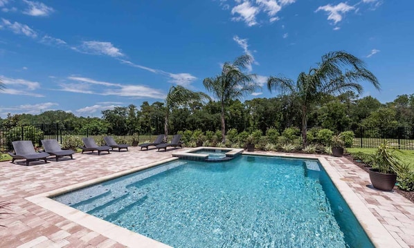 Outdoor pool - Beautiful Villa With First Class Amenities on Encore Resort at Reunion, Orlando Villa 4403 (Kissimmee)