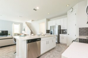 微波炉、烤箱、炉灶、洗碗机