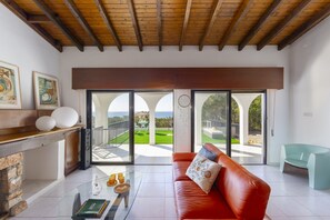 Villa (3 Bedrooms) | Property amenity