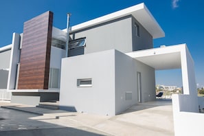 Villa (5 Bedrooms) | Property amenity