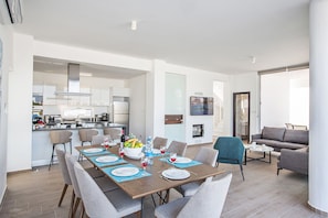 Villa (5 Bedrooms) | Property amenity