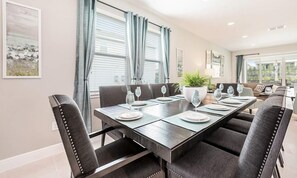 Dining - Beautiful Villa With First Class Amenities on Encore Resort at Reunion, Orlando Villa 4404 (Kissimmee)
