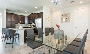 Microwave, oven, stovetop, dishwasher - he Ultimate 7 Bedroom Villa on Encore Resort, Orlando Villa 5415 (Kissimmee)