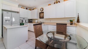 Unclassified image, 3 of 20, button - Luxury 5 Star Villa on Charlotte Harbor, Charlotte County Villa 1012 (Port Charlotte)