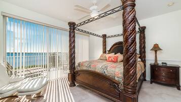 3 bedrooms, laptop workspace, bed sheets