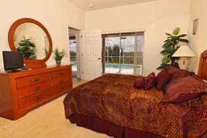 5 bedrooms, laptop workspace, bed sheets