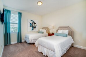 8 bedrooms, laptop workspace