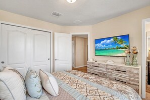 7 bedrooms, laptop workspace, internet, bed sheets - Luxury Villa on the Exclusive Solterra Resort, Orlando Villa 5032 (Davenport)