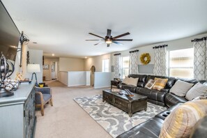 Flat-screen TV - Luxury Villa on the Exclusive Solterra Resort, Orlando Villa 5032 (Davenport)