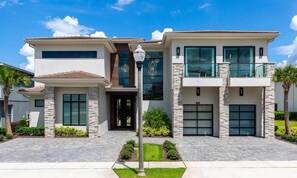 Exterior - Luxury Villa on Reunion Resort and Spa With a Private Pool, Orlando Mansion 4618 (Kissimmee)