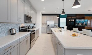 Microonde, forno, piano cottura, lavastoviglie