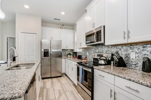 Villa (5 Bedrooms) | Property amenity