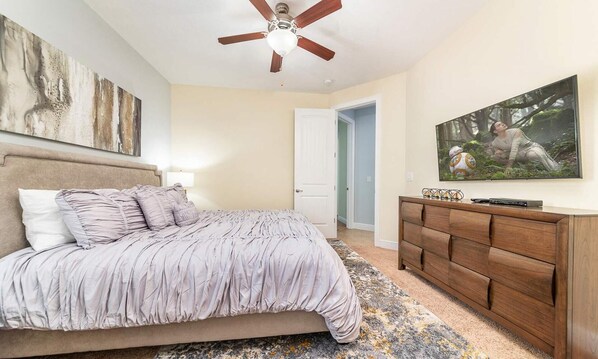8 habitaciones, espacio para trabajar con laptop y ropa de cama 