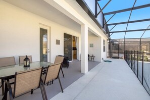 Villa (5 Bedrooms) | Property amenity