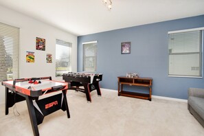 Villa (5 Bedrooms) | Property amenity