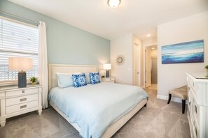 8 bedrooms, laptop workspace, bed sheets