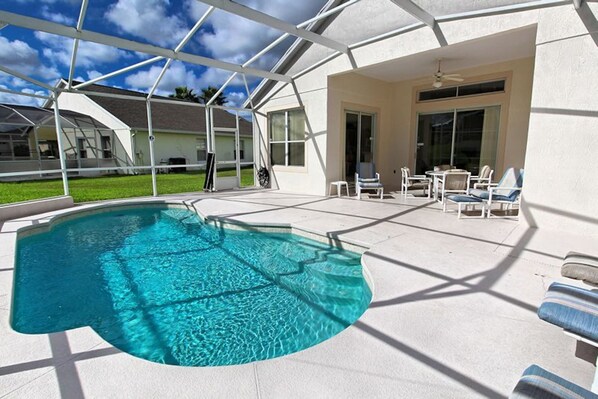 Outdoor pool, a heated pool