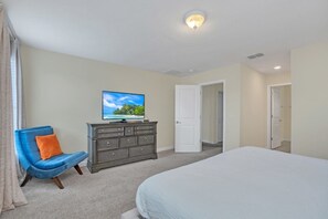 7 bedrooms, laptop workspace, travel cot, WiFi - Enjoy a Holiday of a Lifetime in a Luxury Villa on Storey Lake Resort, Orlando Villa 5424 (Kissimmee)